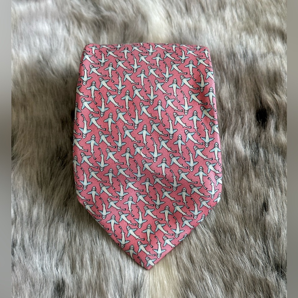 Vineyard Vines Pink Shark Print Silk Tie o/s